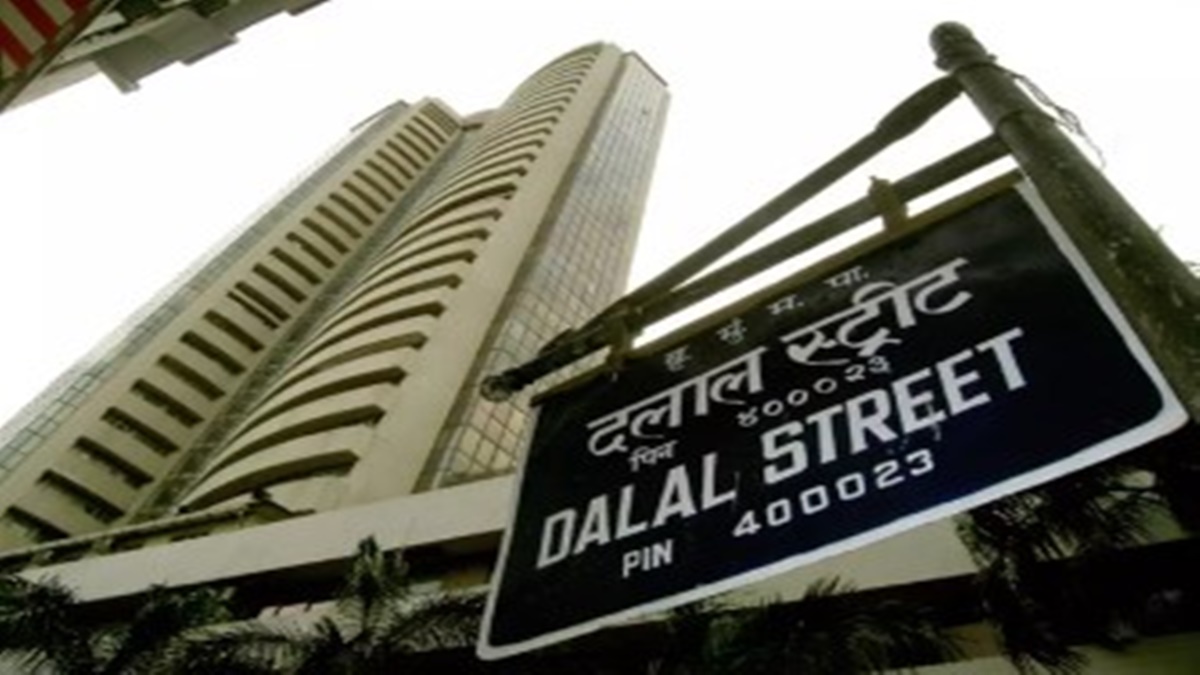 सेंसेक्स और निफ्टी बढ़त के साथ खुले, बैंकिंग शेयरों में तेजी