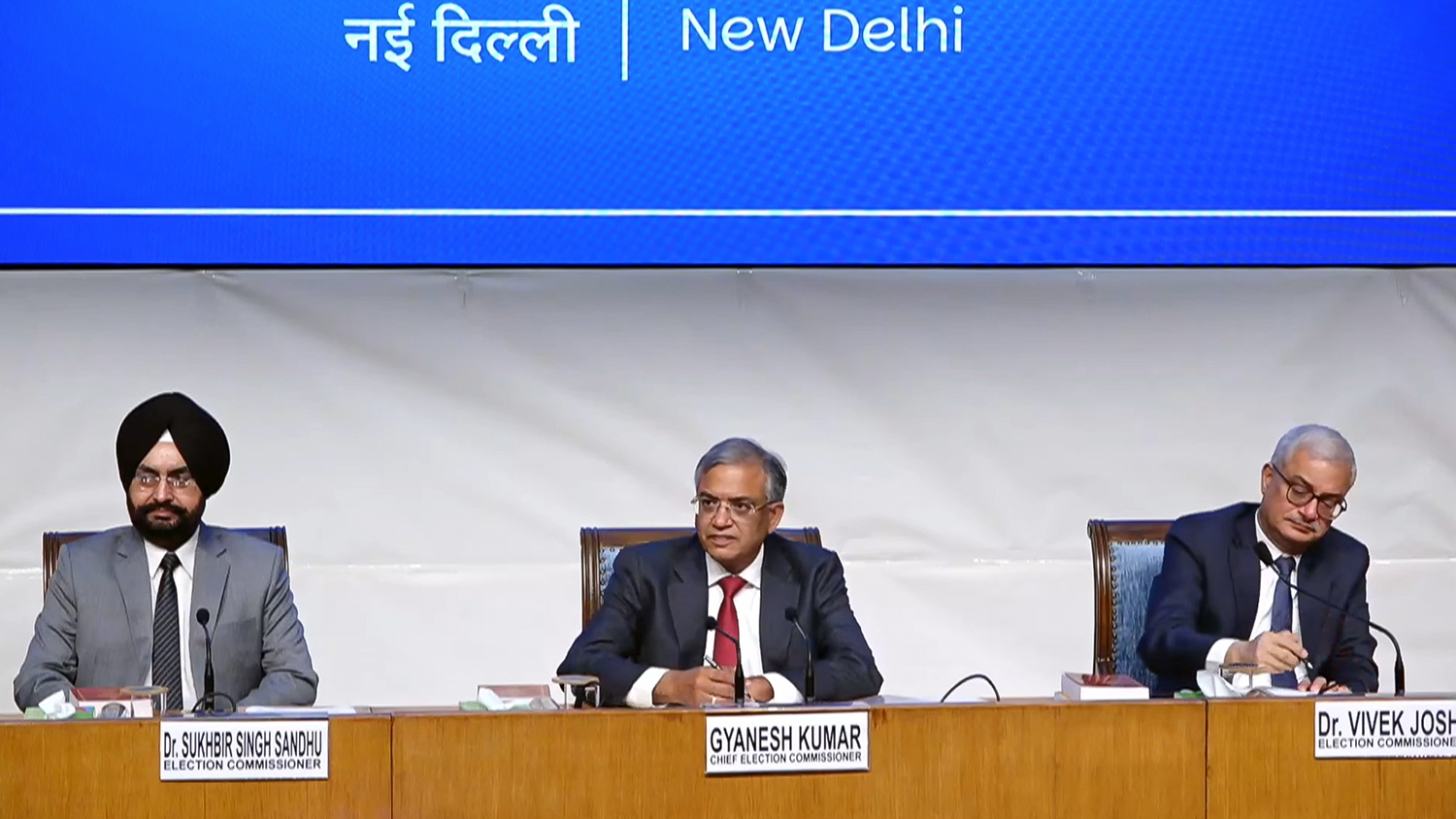चुनाव आयोग ने वोट चोरी आरोपों को किया खारिज, कहा- कांग्रेस का दावा झूठा और भ्रामक