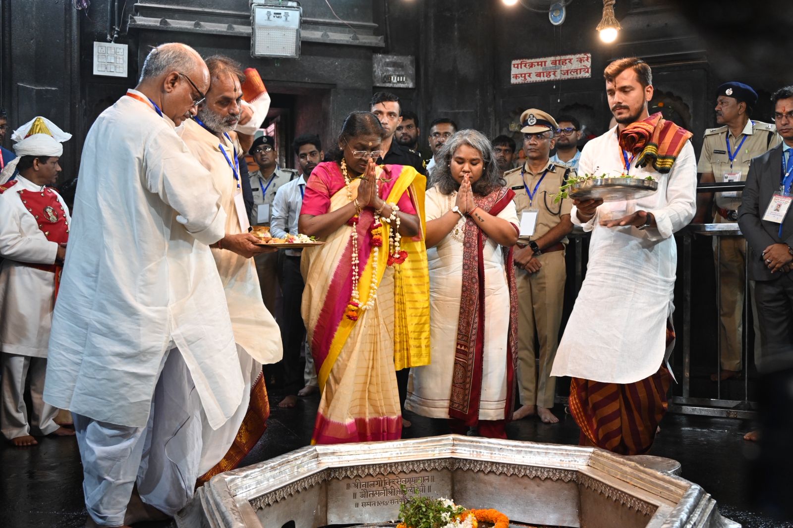 राष्ट्रपति मुर्मु पितृपक्ष में पहुंचीं गयाजी, पुरखों की आत्मा की शांति के लिए किया पिंडदान