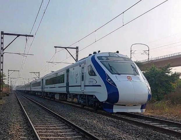 वंदे भारत स्लीपर ट्रेन जल्द की जाएगी शुरू, रेल मंत्री ने की घोषणा