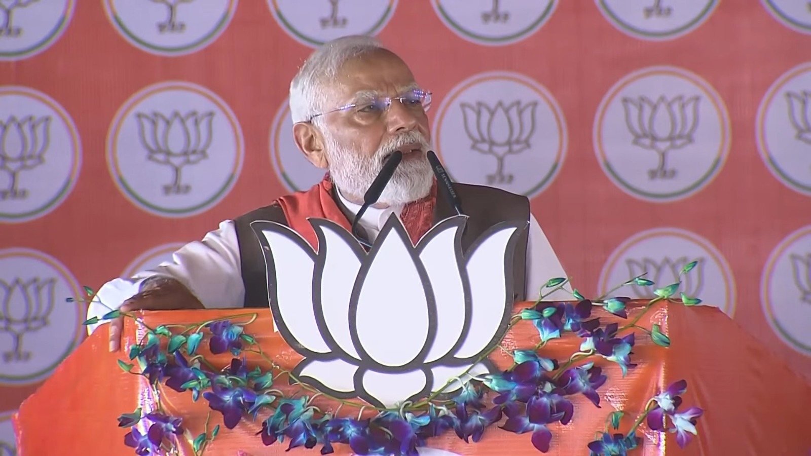 Bihar elections : बेगूसराय में पीएम मोदी ने जनसभा को किया संबोधित, कहा- एनडीए सरकार ने जंगलराज को सुशासन में बदला