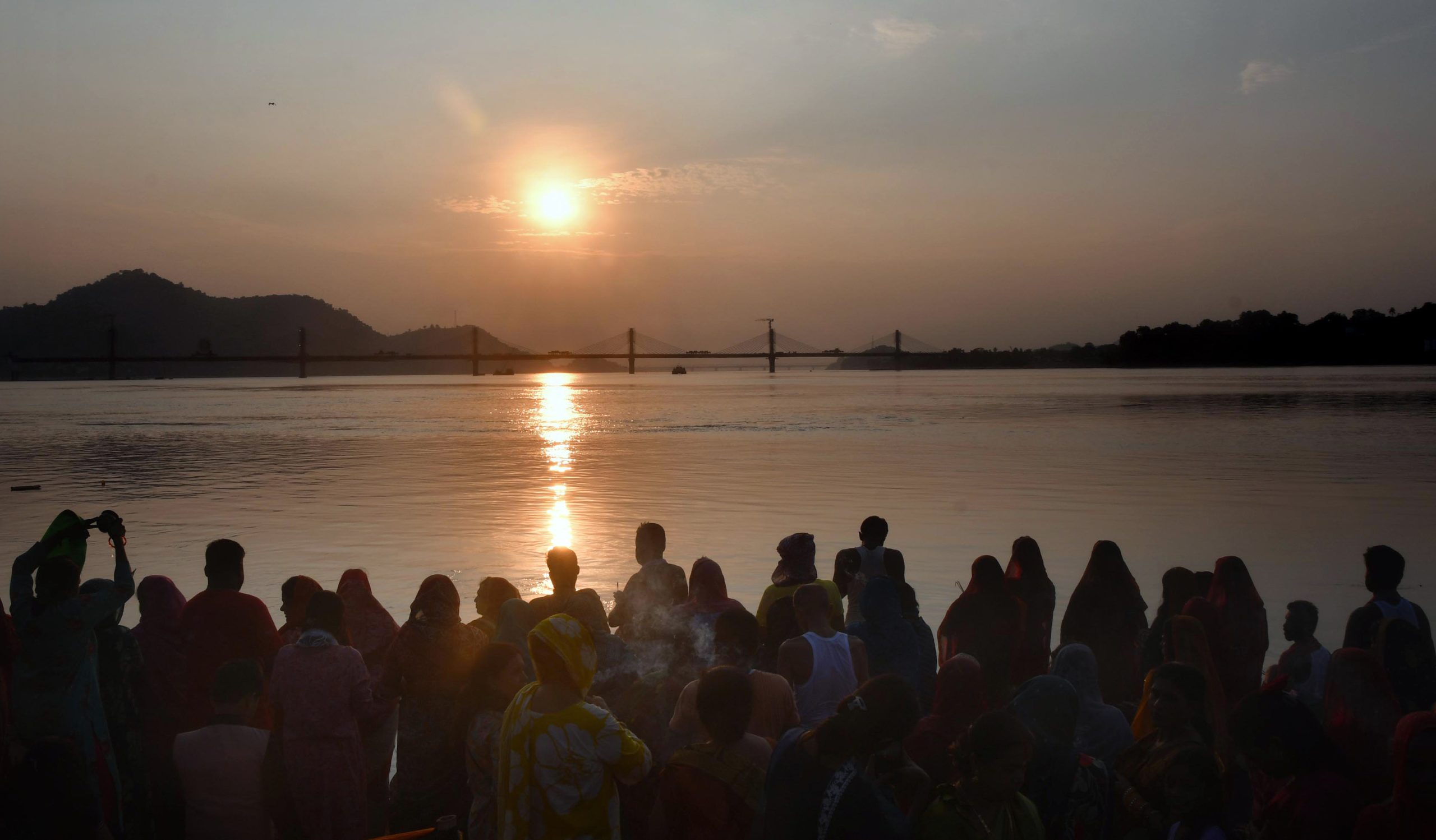 छठ पूजा पर लोकल उत्पादों और कारीगरों को मिला बड़ा फायदा, 50,000 करोड़ रुपए से अधिक का हुआ व्यापार: CAIT
