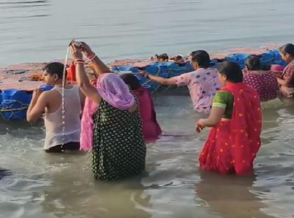 प्रबोधिनी एकादशी पर प्रयागराज के यमुना घाट पर लगा श्रद्धालुओं का तांता, स्नान कर भक्तों ने कराया तुलसी-शालिग्राम विवाह