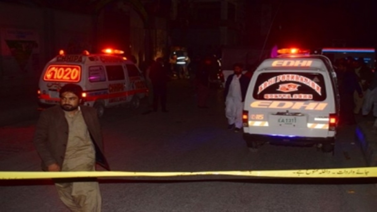 पाकिस्तान में गैस लीक होने से फैक्ट्री में धमाका, आसपास की कई बिल्डिंग जमींदोज, 15 की मौत