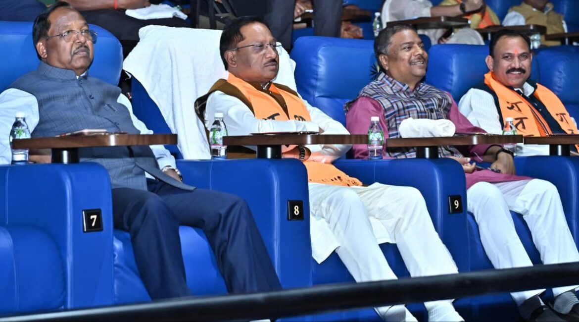  मुख्यमंत्री श्री विष्णु देव साय ने संघ की 100 वर्षों की गौरवगाथा पर आधारित फिल्म ‘शतक’ को छत्तीसगढ़ में टैक्स-फ्री करने की घोषणा की