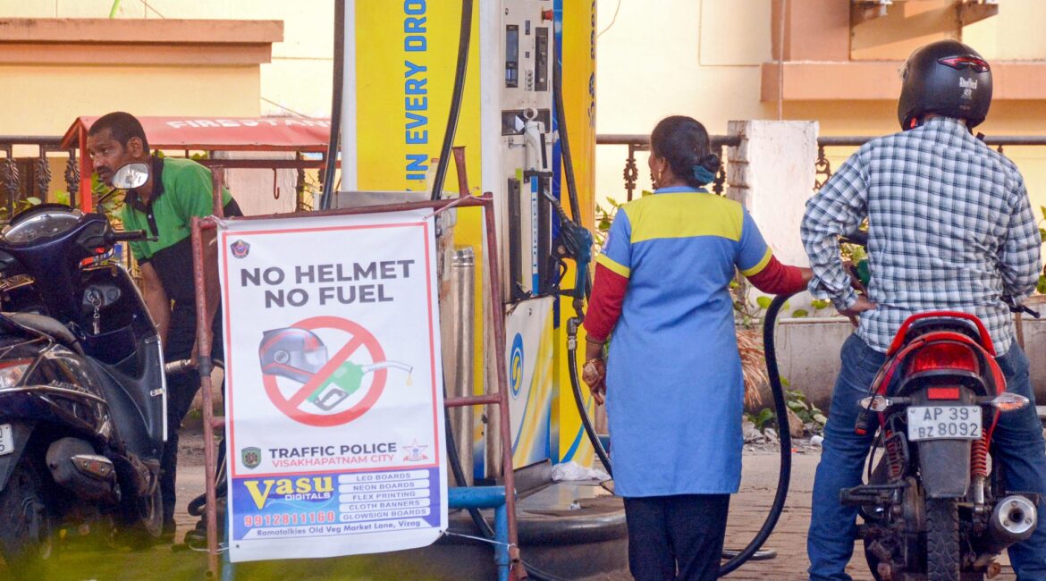 पेट्रोल की कीमतों पर अपडेट,सामान्य पेट्रोल की कीमतों में बढ़ोतरी नहीं, LPG सप्लाई सुनिश्चित करने के सभी प्रयास जारी