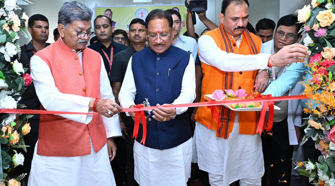 स्वास्थ्य के प्रति जागरूकता का संदेश: मुख्यमंत्री श्री विष्णुदेव साय ने विधानसभा परिसर में तीन दिवसीय स्वास्थ्य शिविर का किया शुभारंभ