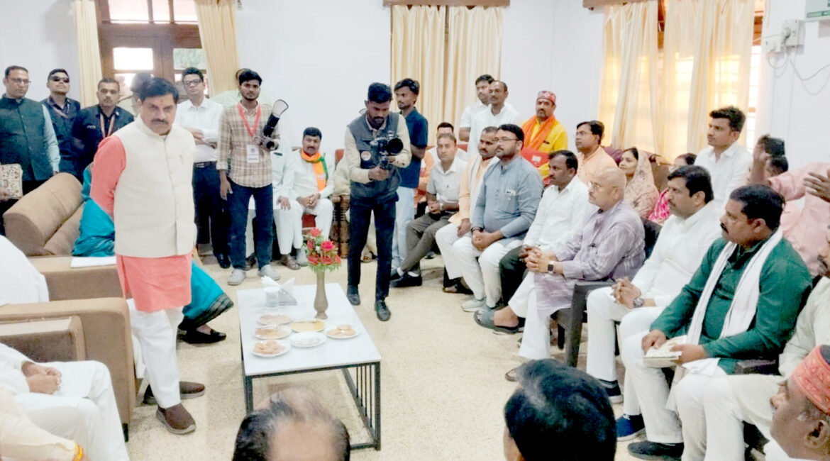 मुख्यमंत्री डॉ. यादव ने कलेक्टर सीधी और गुना एसपी को हटाने के दिये निर्देश