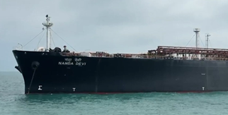 LPG लेकर गुजरात के वडीनार बंदरगाह पर पहुंचा जहाज ‘नंदा देवी’