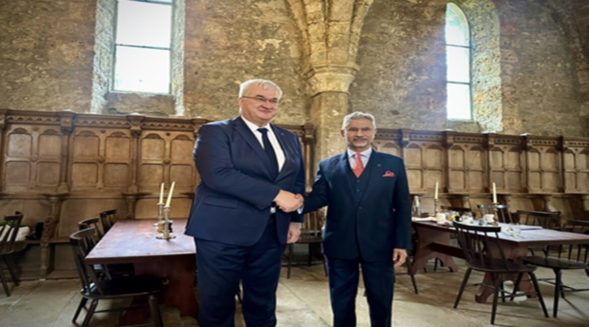 कूटनीतिक संवाद तेज: जयशंकर और यूक्रेन के विदेश मंत्री के बीच द्विपक्षीय सहयोग को मजबूत करने पर चर्चा हुई