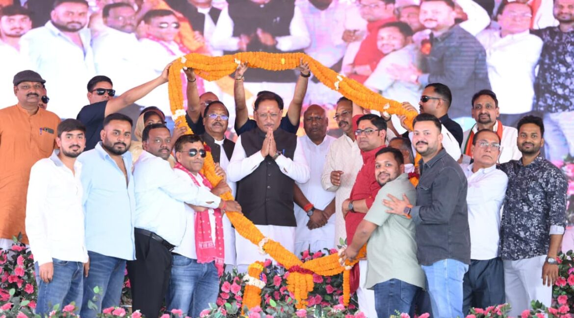  मुख्यमंत्री श्री विष्णु देव साय ने सरगुजा जिले के लुंड्रा में 280 करोड़ से अधिक के कार्यों का किया लोकार्पण एवं शिलान्यास