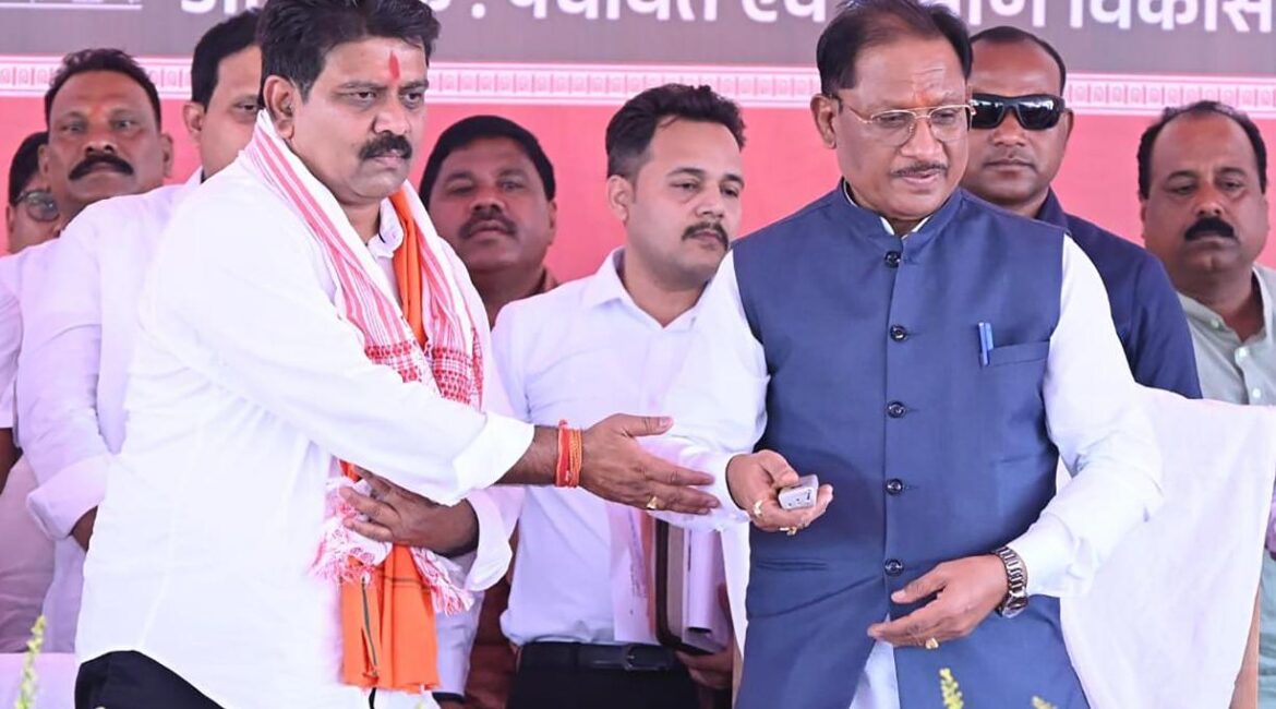 ग्रामीण विकास को नई रफ्तार : 2426 किमी सड़क निर्माण का मुख्यमंत्री श्री विष्णु देव साय ने किया शिलान्यास