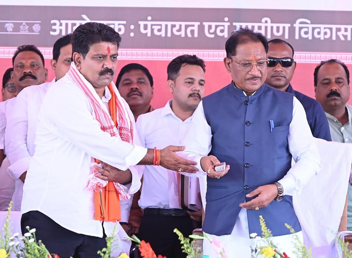 ग्रामीण विकास को नई रफ्तार : 2426 किमी सड़क निर्माण का मुख्यमंत्री श्री विष्णु देव साय ने किया शिलान्यास