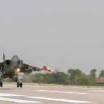 पूर्वांचल एक्सप्रेस-वे पर एयरफोर्स का दमदार युद्धाभ्यास, सुलतानपुर में हाईवे बना रनवे