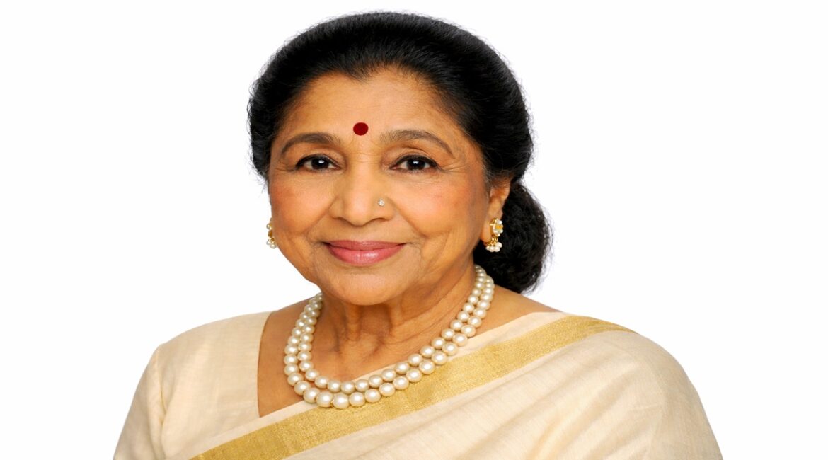 आशा भोसले का निधन: धुनें बोझिल, खामोशी में गूंजते रहेंगे उनके सुर