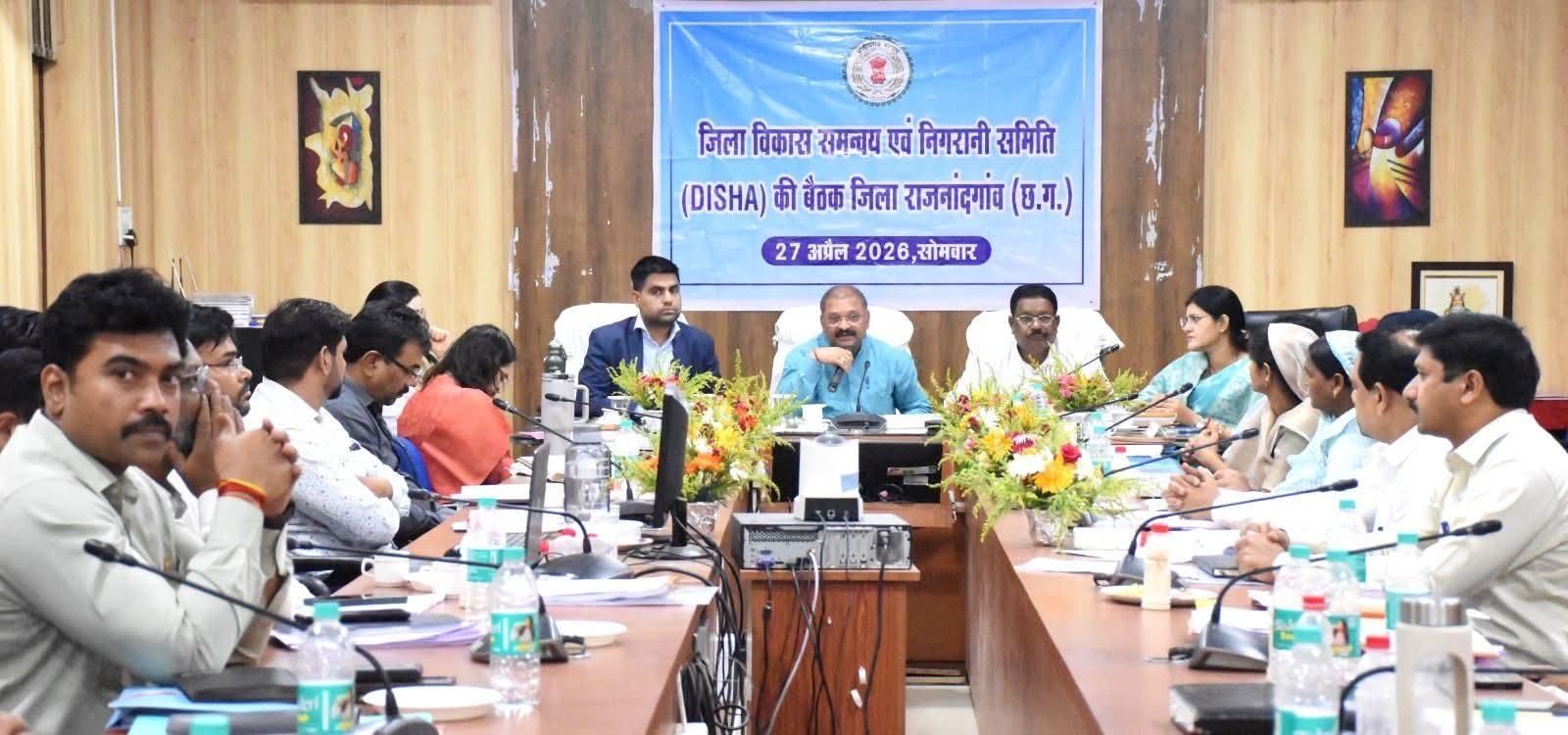 विकास कार्यों में प्रशासन और जनप्रतिनिधियों के साथ-साथ समाज की भी महत्वपूर्ण भूमिका : सांसद श्री संतोष पाण्डेय