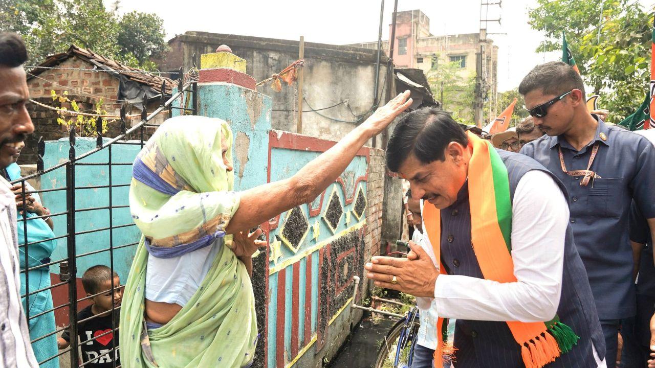 पश्चिम बंगाल चुनाव: कमरहाटी विधानसभा में प्रचार के लिए पहुंचे सीएम डॉ मोहन यादव, बोले- प्रगति के लिए भाजपा सरकार जरूरी है