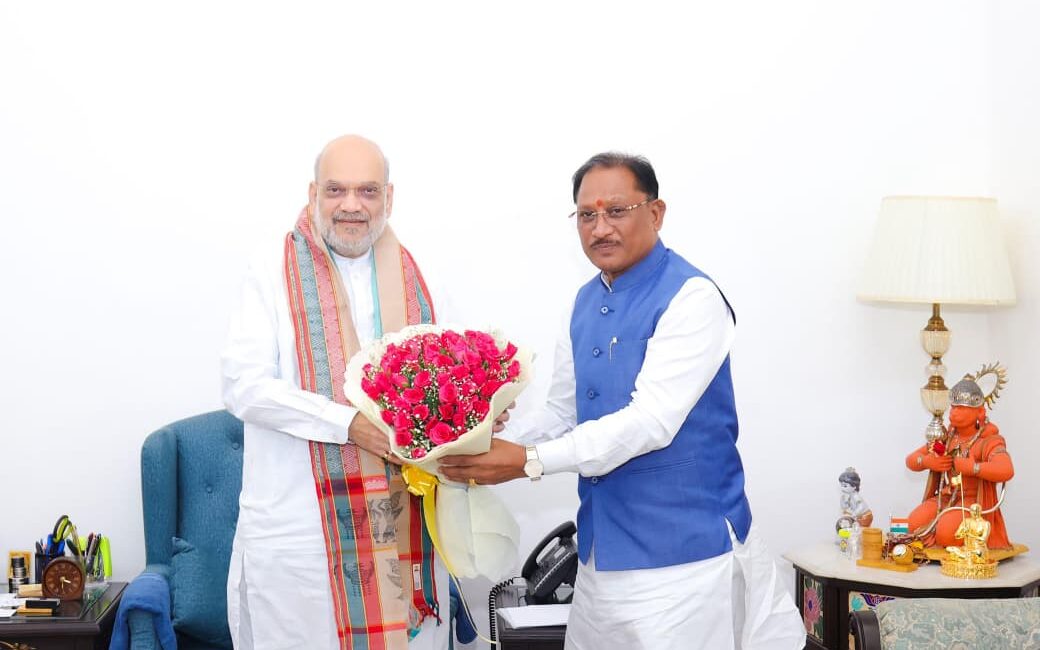 जहां कभी एम्बुलेंस पहुंचना भी सपना था, वहां अब डॉक्टर दे रहे दस्तक : बस्तर के जंगलों तक पहुंची स्वास्थ्य क्रांति