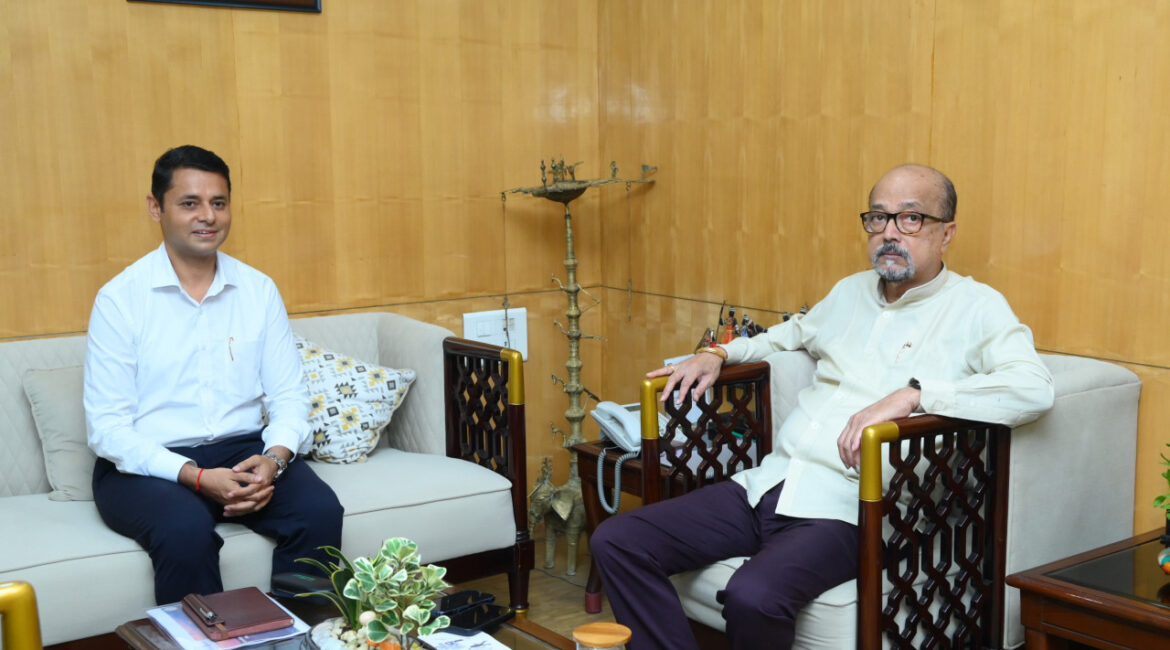 राज्यपाल श्री डेका ने पर्यटन स्थलों का विकास एवं सुविधाएं बढ़ाने के दिए निर्देश