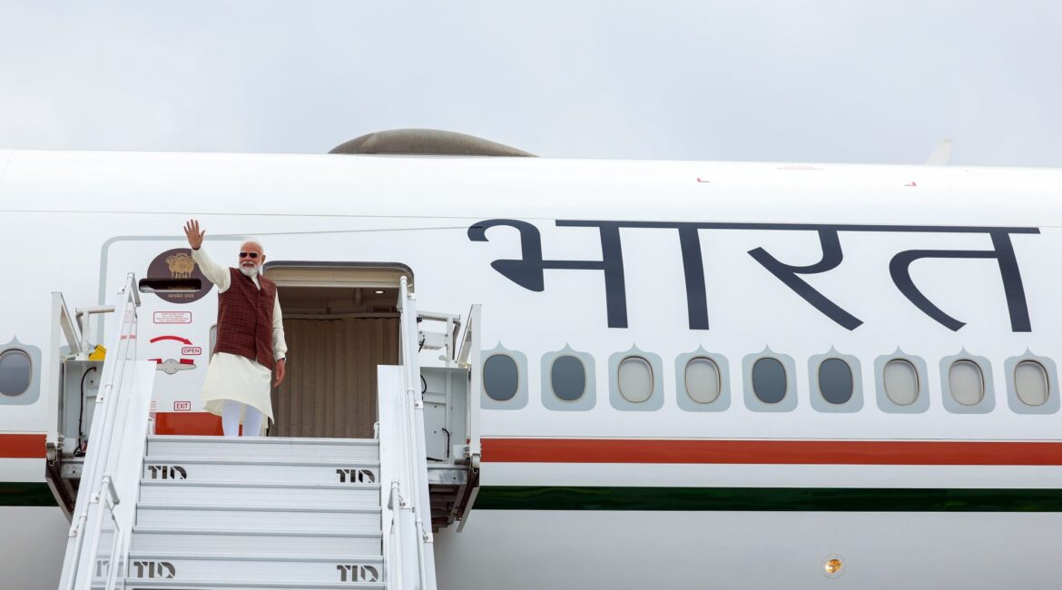 पीएम नरेन्द्र मोदी स्वीडन पहुंचे, पीएम उल्फ क्रिस्टर्सन के साथ होगी द्विपक्षीय वार्ता