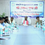 अंतिम व्यक्ति तक पहुंचे योजनाओं का लाभ, अधिकारी फील्ड में दिखाएं ज्यादा सक्रियता : श्री अरुण साव