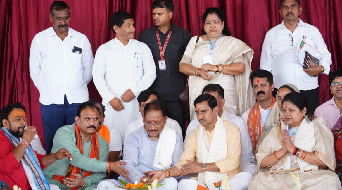 मुख्यमंत्री श्री विष्णु देव साय ने जांजगीर-चांपा जिले में 295 करोड़ रुपये से अधिक के 341 विकास कार्यों का किया लोकार्पण एवं भूमिपूजन