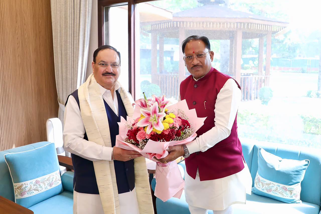 द्रीय स्वास्थ्य मंत्री जेपी नड्डा से मिले मुख्यमंत्री विष्णुदेव साय, स्वास्थ्य सेवाओं और किसानों के लिए खाद-बीज उपलब्धता पर हुई विस्तृत चर्चा