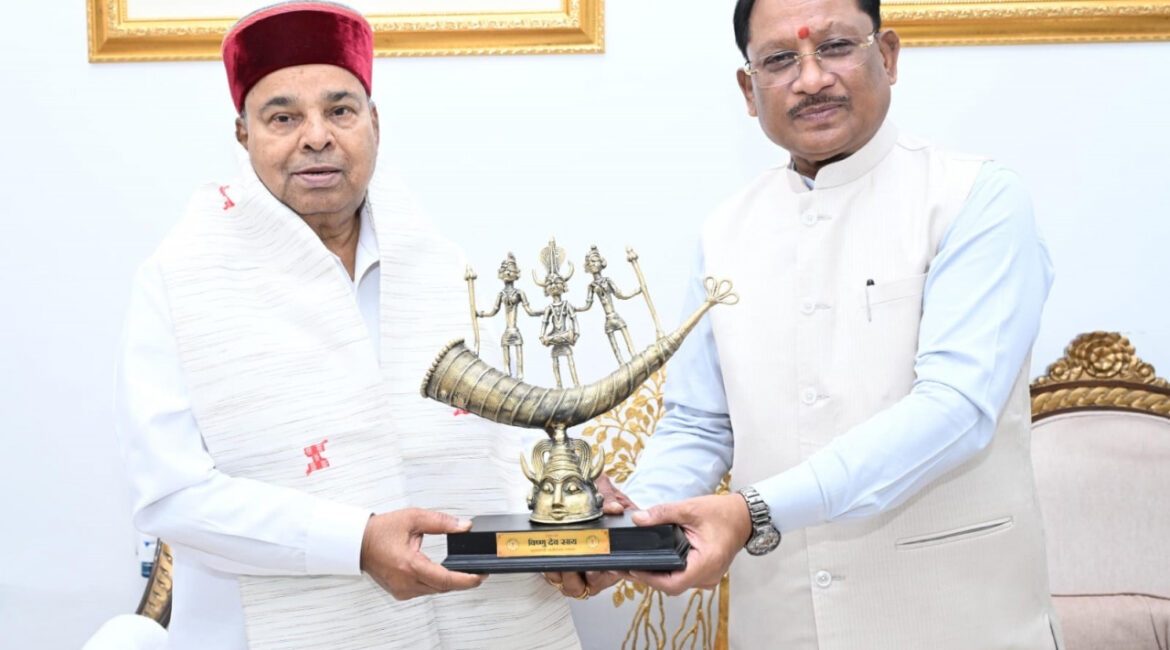 मुख्यमंत्री श्री विष्णुदेव साय से कर्नाटक के राज्यपाल श्री थावरचंद गहलोत ने की सौजन्य भेंट