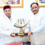 मुख्यमंत्री श्री विष्णुदेव साय से कर्नाटक के राज्यपाल श्री थावरचंद गहलोत ने की सौजन्य भेंट