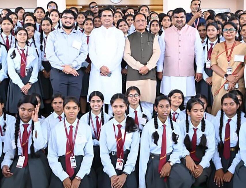 लोकतंत्र की पाठशाला बना विधानसभा परिसर: शकुंतला विद्यालय के विद्यार्थियों ने सदन की कार्यवाही का किया अवलोकन