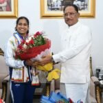 राष्ट्रमंडल खेलों की रजत पदक विजेता ज्ञानेश्वरी यादव का मुख्यमंत्री निवास में भव्य स्वागत
