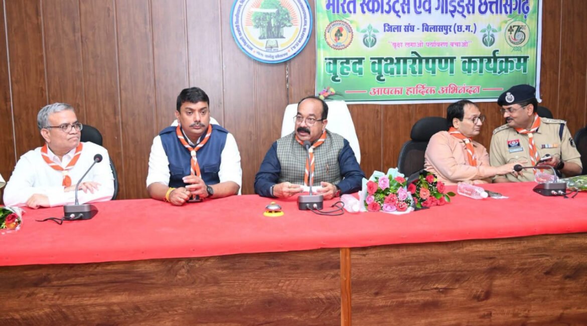 उप मुख्यमंत्री श्री अरुण साव ने किया पौधारोपण, बोले हरियाली बढ़ेगी तो पर्यावरण भी स्वस्थ और सुंदर बनेगा