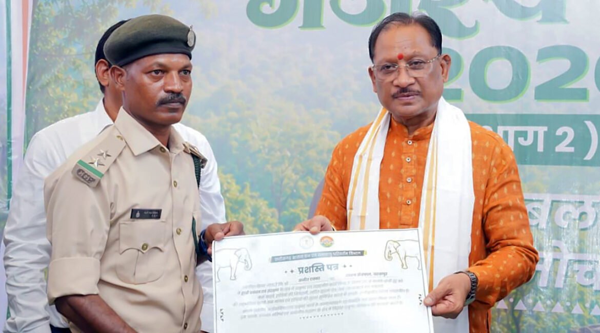  मानव-हाथी सह-अस्तित्व की दिशा में जशपुर की अभिनव पहल ‘गजरथ यात्रा’ को मिली नई पहचान