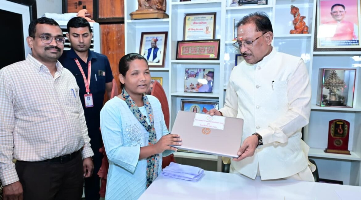 दृष्टिबाधा नहीं बनी बाधा, जयमंती के सपनों को मिली डिजिटल उड़ान