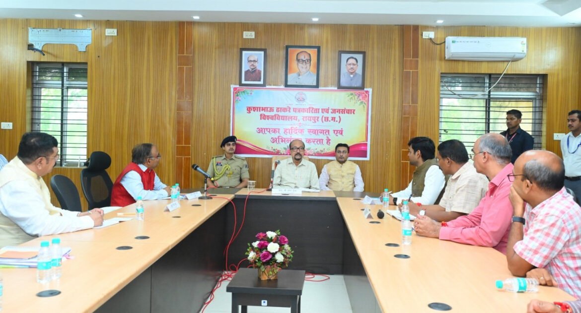 पत्रकारिता में सत्य, तथ्य और जनहित सर्वाेच्च प्राथमिकता हो – राज्यपाल श्री डेका