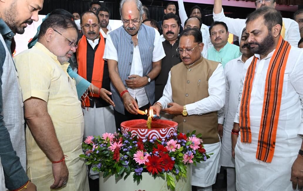 प्रधानमंत्री श्री नरेंद्र मोदी के जनसेवा के 25 वर्ष देश के विकास और परिवर्तन की प्रेरक यात्रा : मुख्यमंत्री श्री विष्णुदेव साय