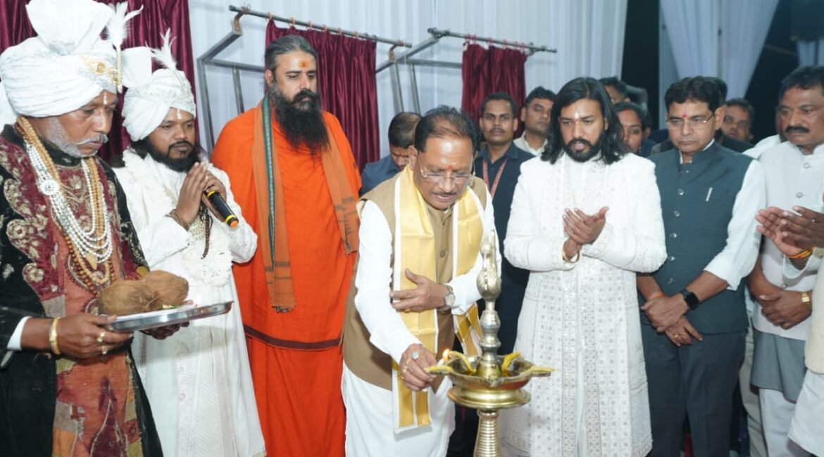  बाबा गुरु घासीदास जी के सत्य, अहिंसा और सामाजिक समरसता के मार्ग पर आगे बढ़ रही प्रदेश सरकार : मुख्यमंत्री श्री विष्णु देव साय