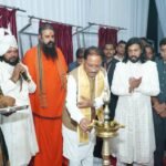  बाबा गुरु घासीदास जी के सत्य, अहिंसा और सामाजिक समरसता के मार्ग पर आगे बढ़ रही प्रदेश सरकार : मुख्यमंत्री श्री विष्णु देव साय