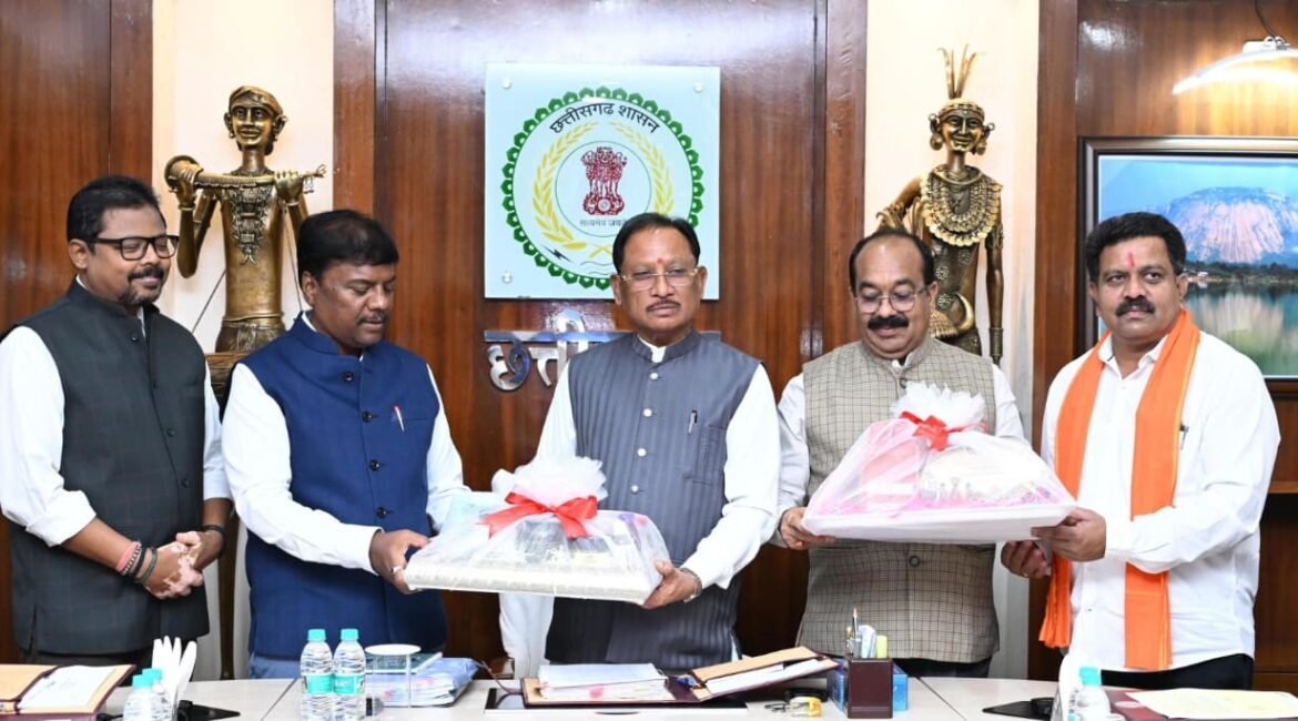 हमारे वनों की समृद्धि और मातृशक्ति के परिश्रम से तैयार उत्पाद बनें छत्तीसगढ़ की पहचान – मुख्यमंत्री श्री विष्णुदेव साय